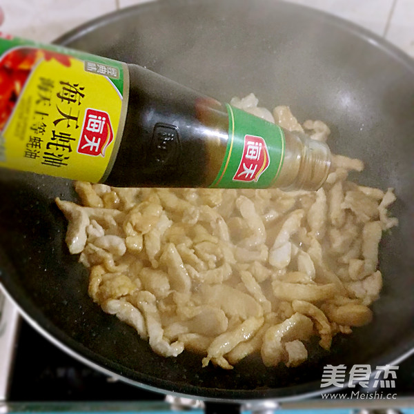秘制鸡肉炒蘑菇