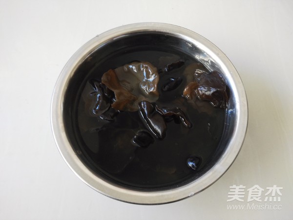 山药炒木耳的做法