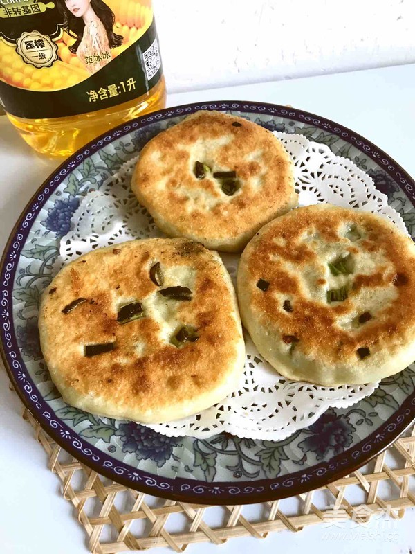 烙韭菜葱饼的做法