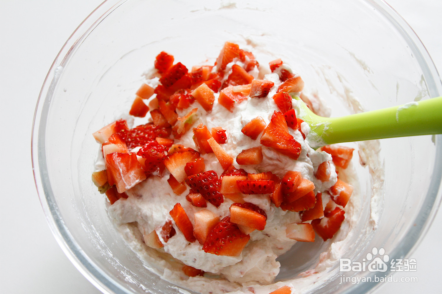 草莓蛋糕卷的做法