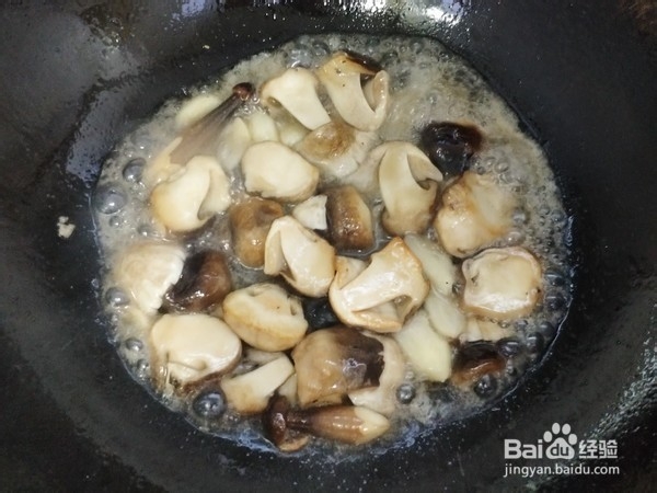 如何做草菇炒丝瓜