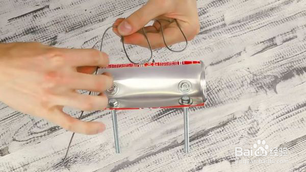 怎样用易拉罐做烧烤炉