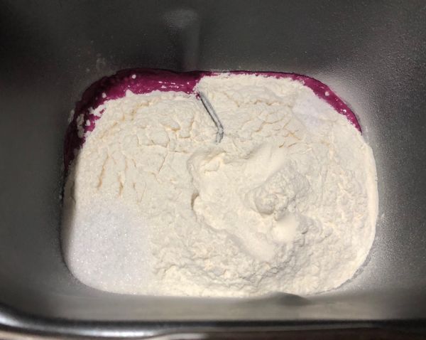 火龙果松软粉吐司