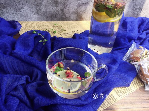 蜂蜜柠檬薄荷水