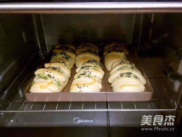 毛毛虫肉松面包