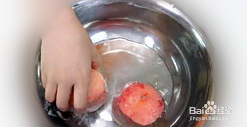 如何快速去除桃毛？