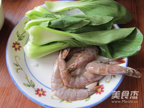 骨汤丸子鲜虾煲