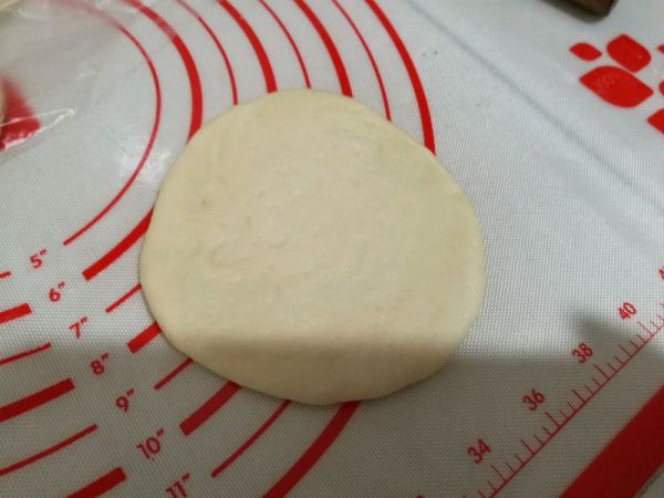 丑萌兔豆沙面包