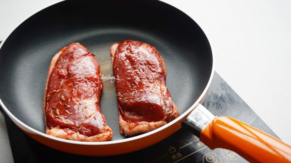 甜梨石榴烤鸭胸