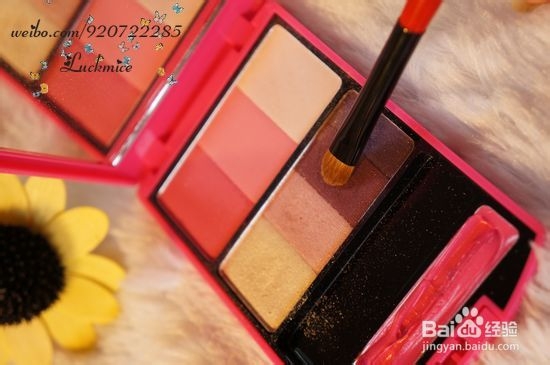 用化妆刷画完美妆容