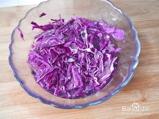 让宝宝爱上蔬菜爱 上早餐：蔬菜面包卷