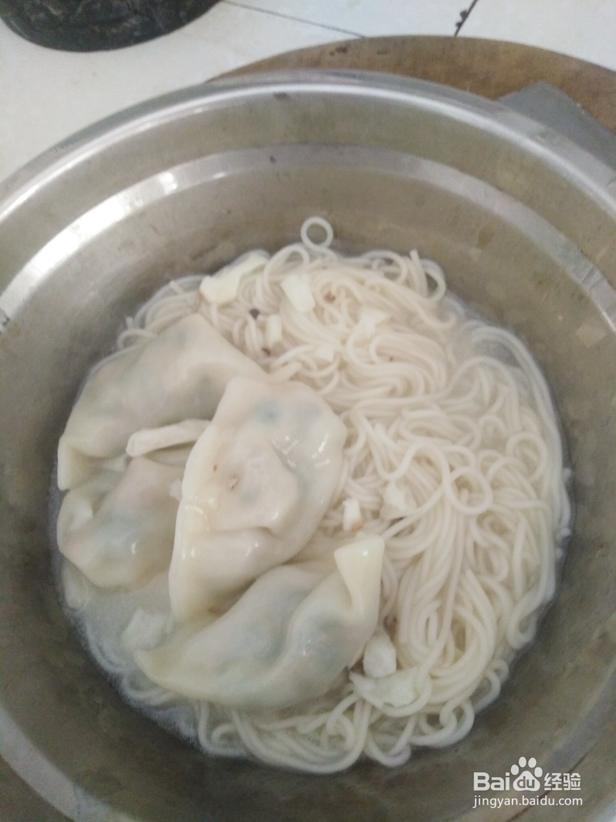 面条煮饺子？