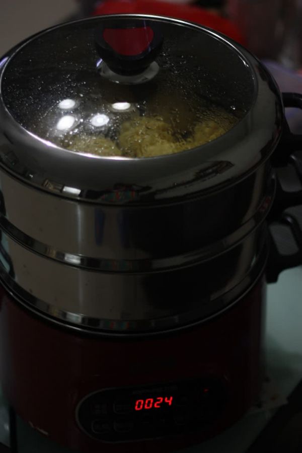 榨菜鲜肉胡萝卜包子