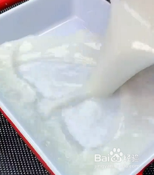 如何自制冰爽芒果奶冻?