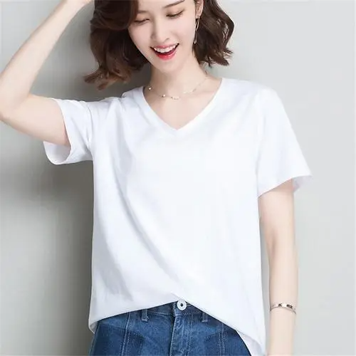 白色T恤有一块地方变成黄色的是为什么