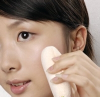 女孩子化淡妆的正规程序