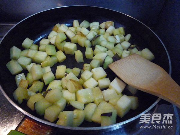 五花肉烧茄丁