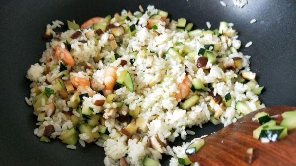 香菇南瓜虾仁炒饭