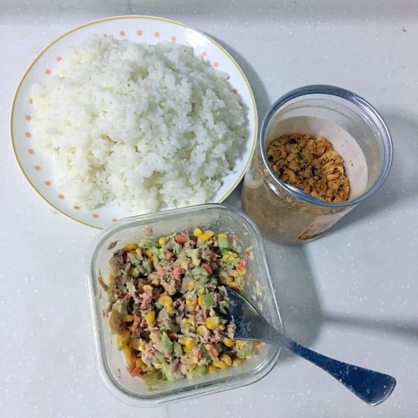 金枪鱼肉松饭团