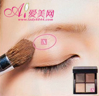 怎样轻松打造最惹人疼爱的水亮无辜大眼妆