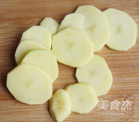 烤酱牛排配煎土豆沙拉