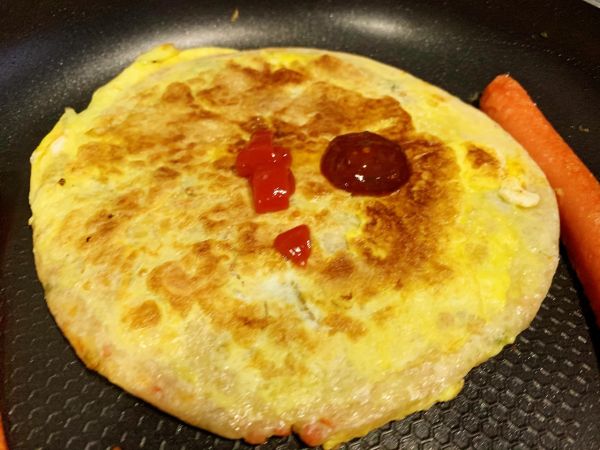 葱油饼鸡蛋卷一切
