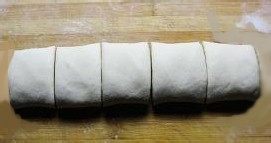 如何做出蓬松花卷?