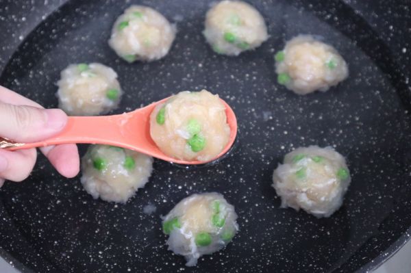 低脂茄汁鱼丸蔬菜汤