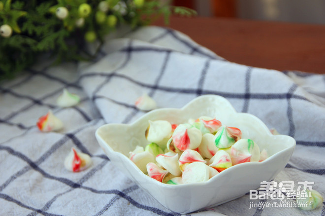 彩虹蛋白糖的做法