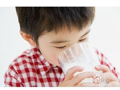 “空腹喝牛奶不好”到底有没有科学依据？