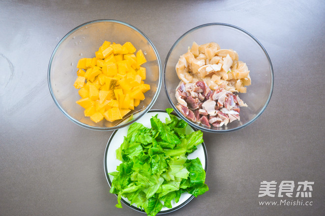 猫狗菜谱：生菜拌鸡胗