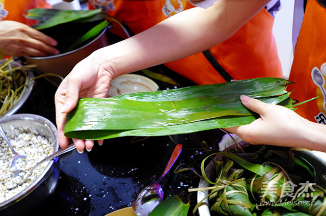 浓情端阳传情苦荞豆沙粽飘香万里