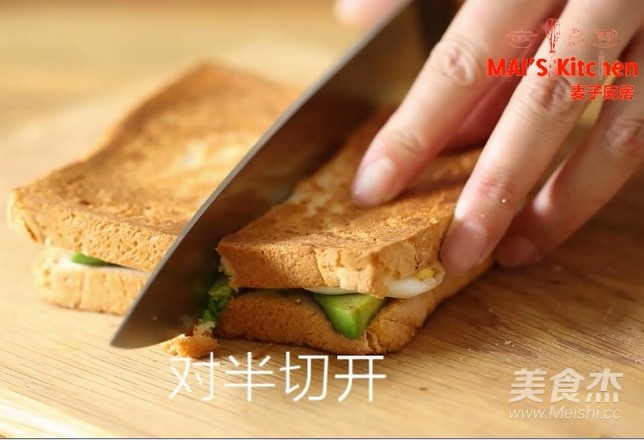 快手早餐 | 牛油果鸡蛋三明治