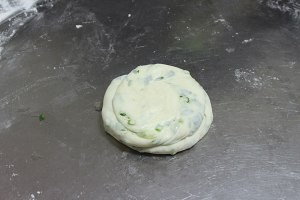简单快手的美味葱油饼