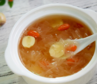 冰糖银耳莲子羹的制作步骤