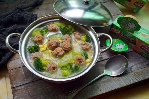 肉丸子杂蔬浓汤