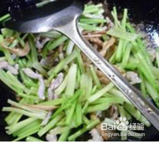 如何做芹菜炒金针菇