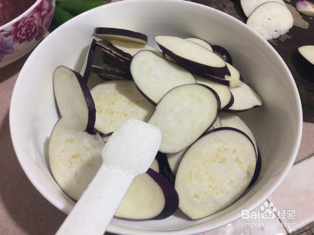 茄子炒肉怎样做好吃？茄片小炒肉