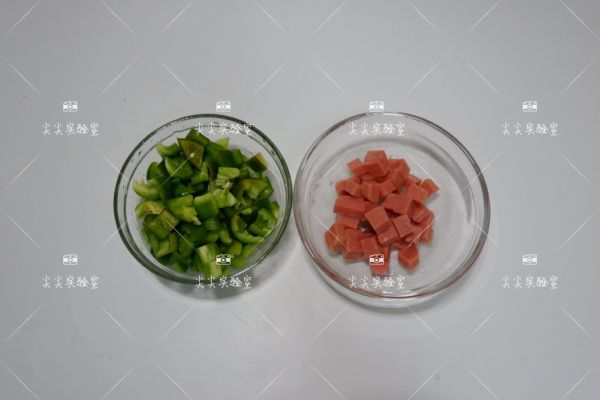 青椒火腿油面筋