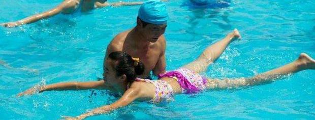 自学游泳的正确步骤是什么