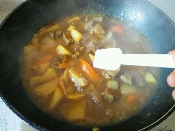 咖喱土豆炖牛腱