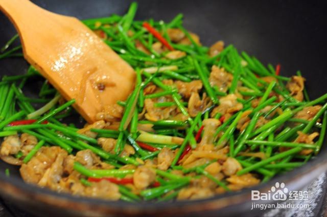 营养美味的蛤肉炒韭菜花