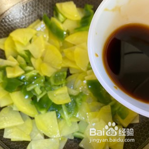 青椒炒土豆片的简单做法
