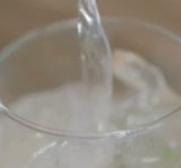 蜜桃莫吉托的做法