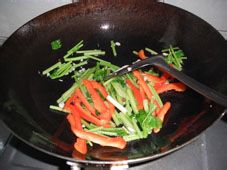 美食助眠小菜——香芹彩椒爆牛肉