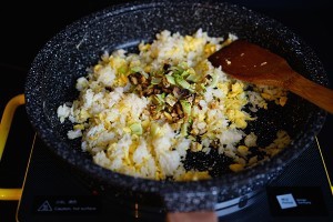 怎么做鹅肝鸡粒炒饭