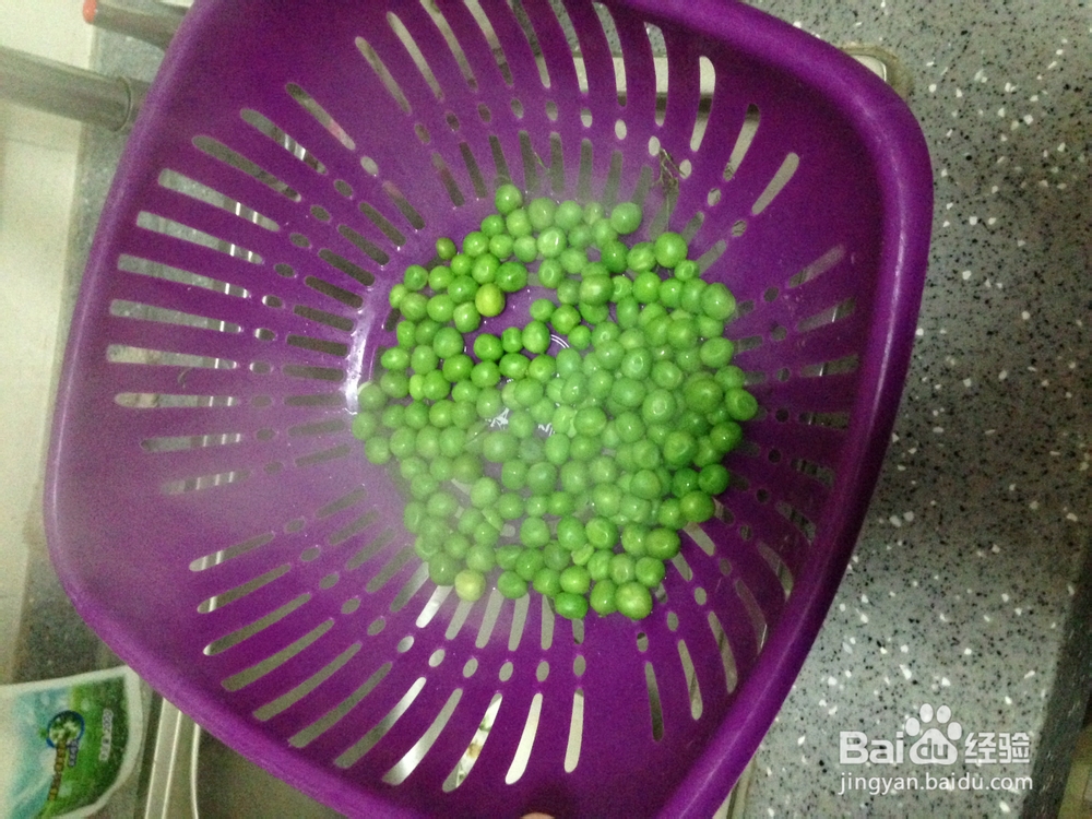 怎样在家做豌豆炒肉丁
