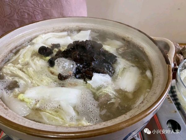 白菜木耳枸杞滋养骨汤