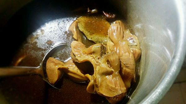 酸菜辣椒炒鹅肾