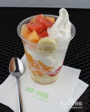 超简单水果酸奶冰淇淋做法